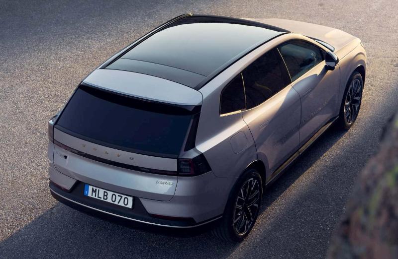 Noul Volvo XC70 - spate